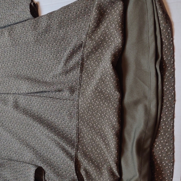 Bobeau Lola Shift Dress in Olive - Picture 3 of 9